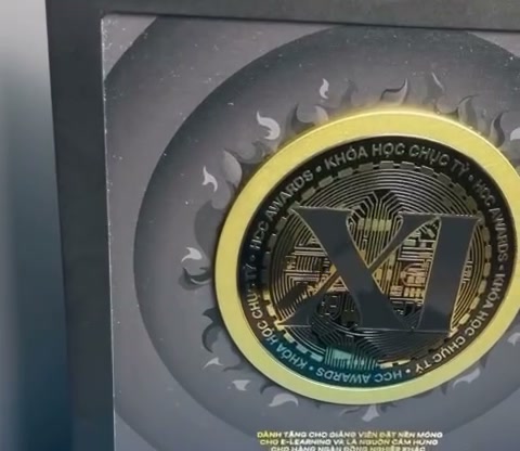 Nút vàng HCC Awards