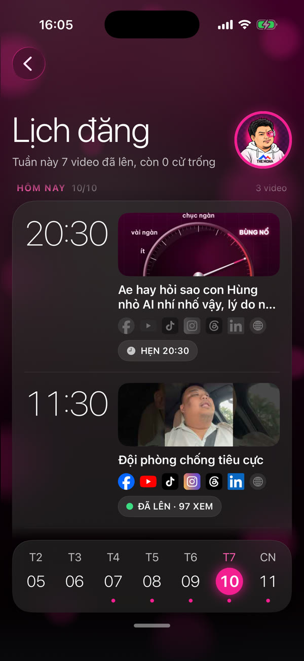 Màn Lịch đăng của app Hùng nhỏ AI: giờ đăng chữ to, hình video và logo từng kênh, lịch tuần bên dưới