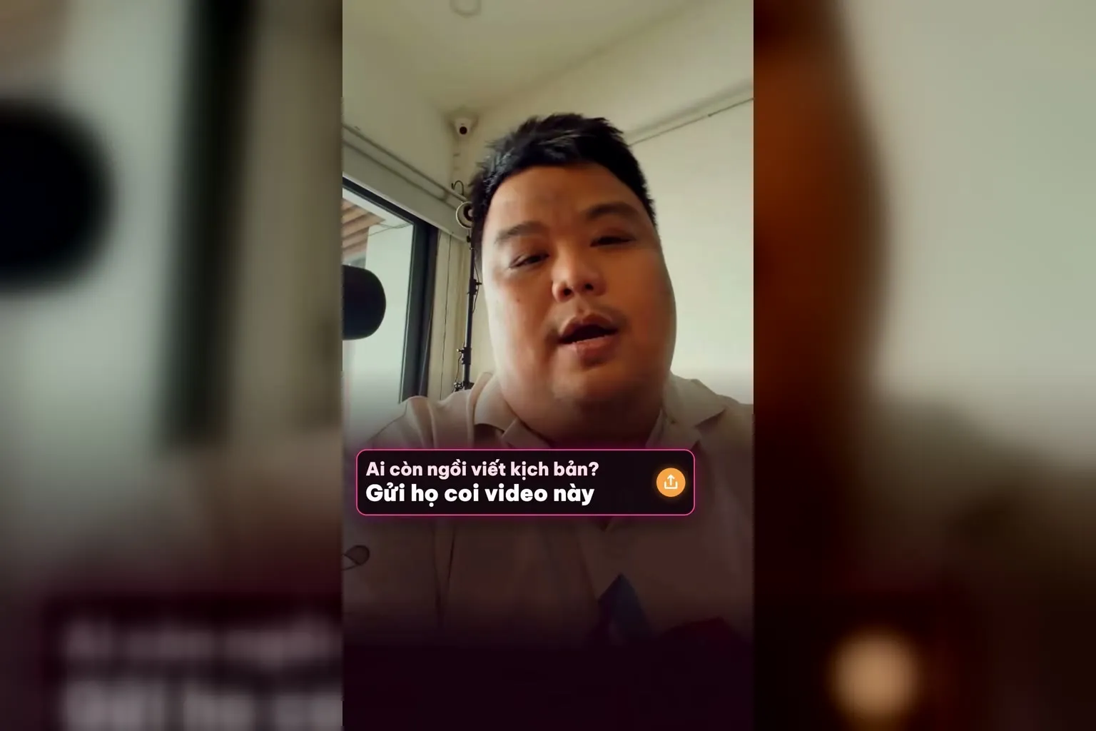 Câu hỏi mở đầu video: ai còn ngồi viết kịch bản