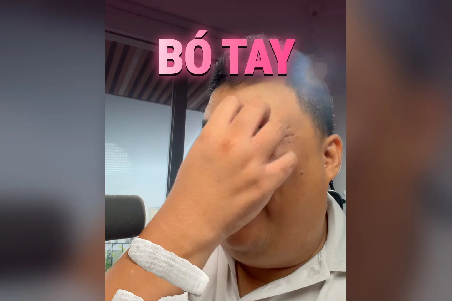 Hùng bó tay khi có người đòi mở ra coi câu chửi